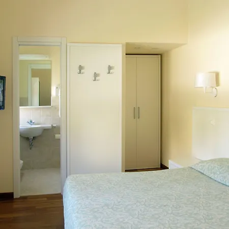 Rex Lägenhetshotell Genua