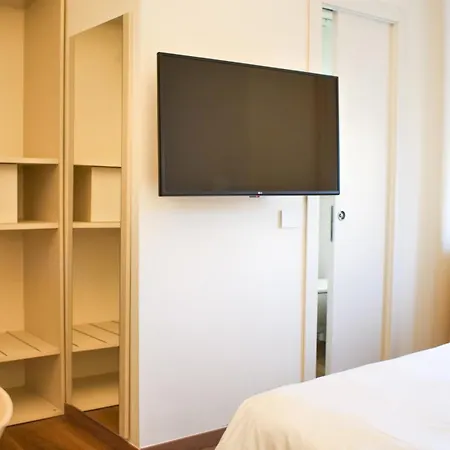 Rex Aparthotel 3*